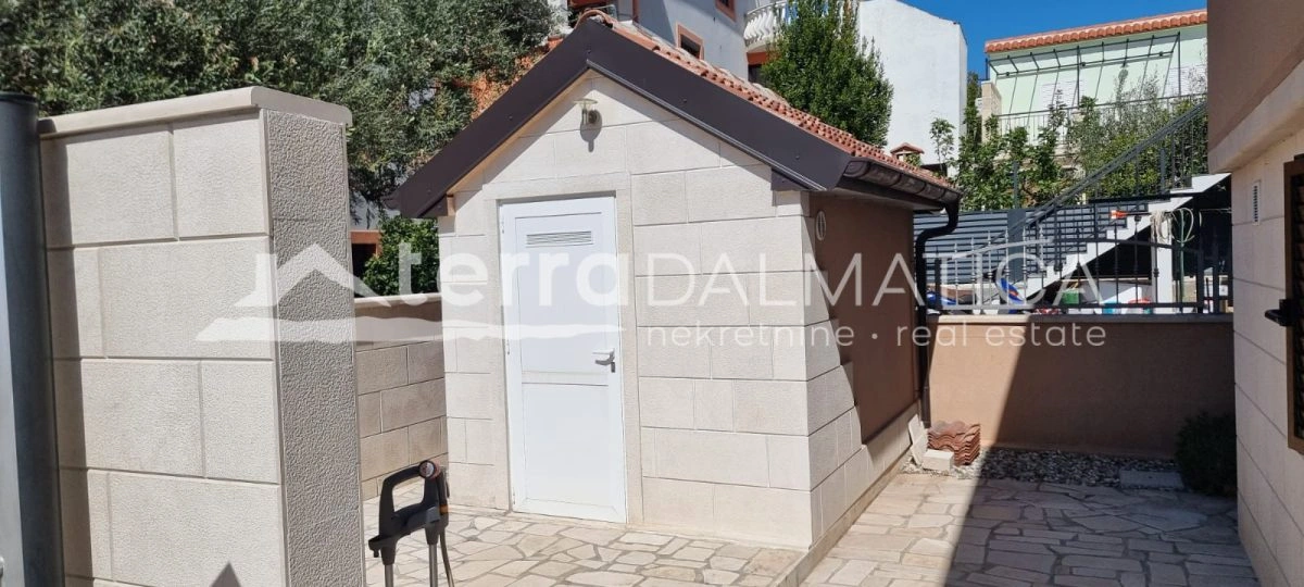 Haus Bibinje, erste Reihe zum Meer mit Meerblick