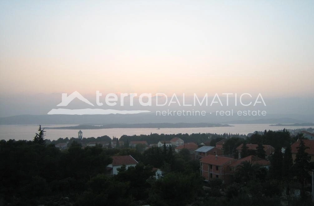 Baugrundstück Sveti Filip i Jakov mit Meerblick