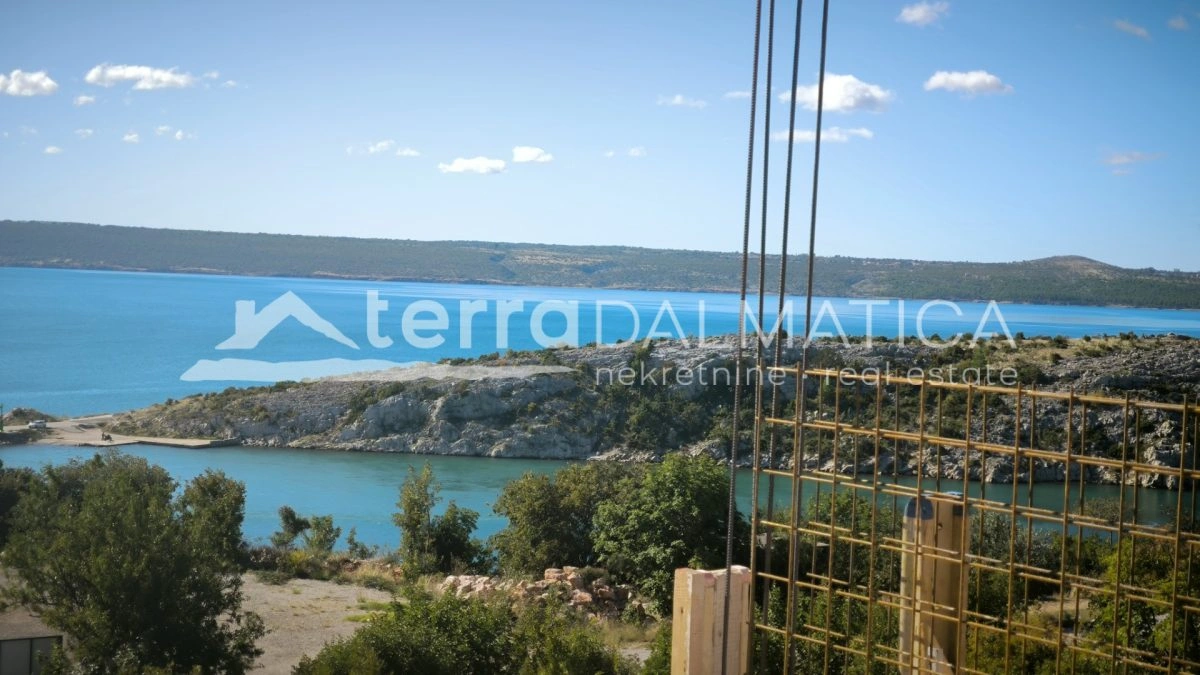 Drei-Zimmer-Wohnung Maslenica, Neubau mit Meerblick