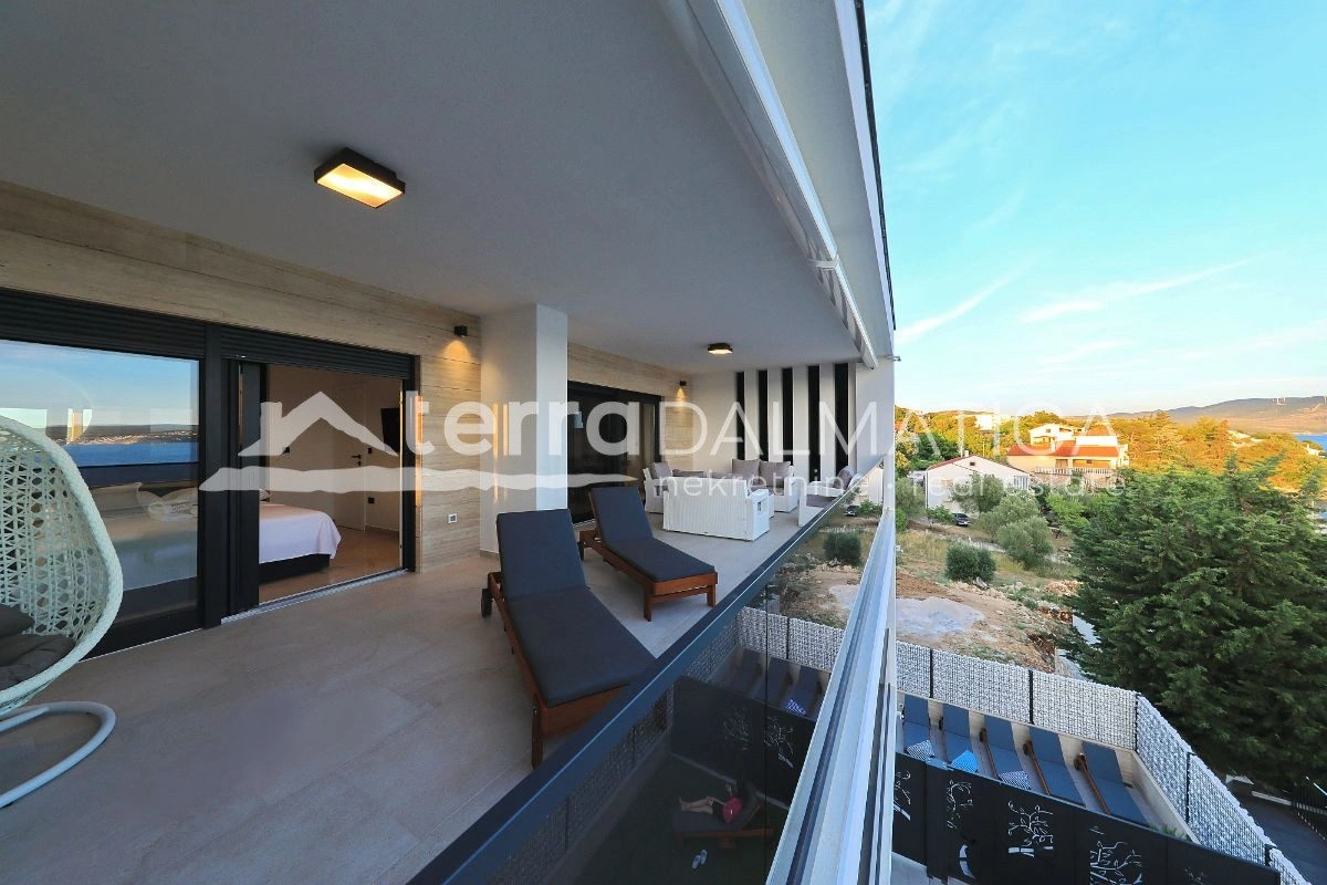 Luxusvilla Maslenica mit beheiztem Pool, erste Reihe zum Meer