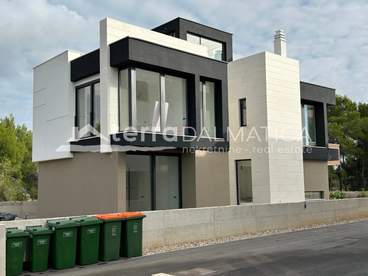 Neues Haus Privlaka mit Swimmingpool und Meerblick