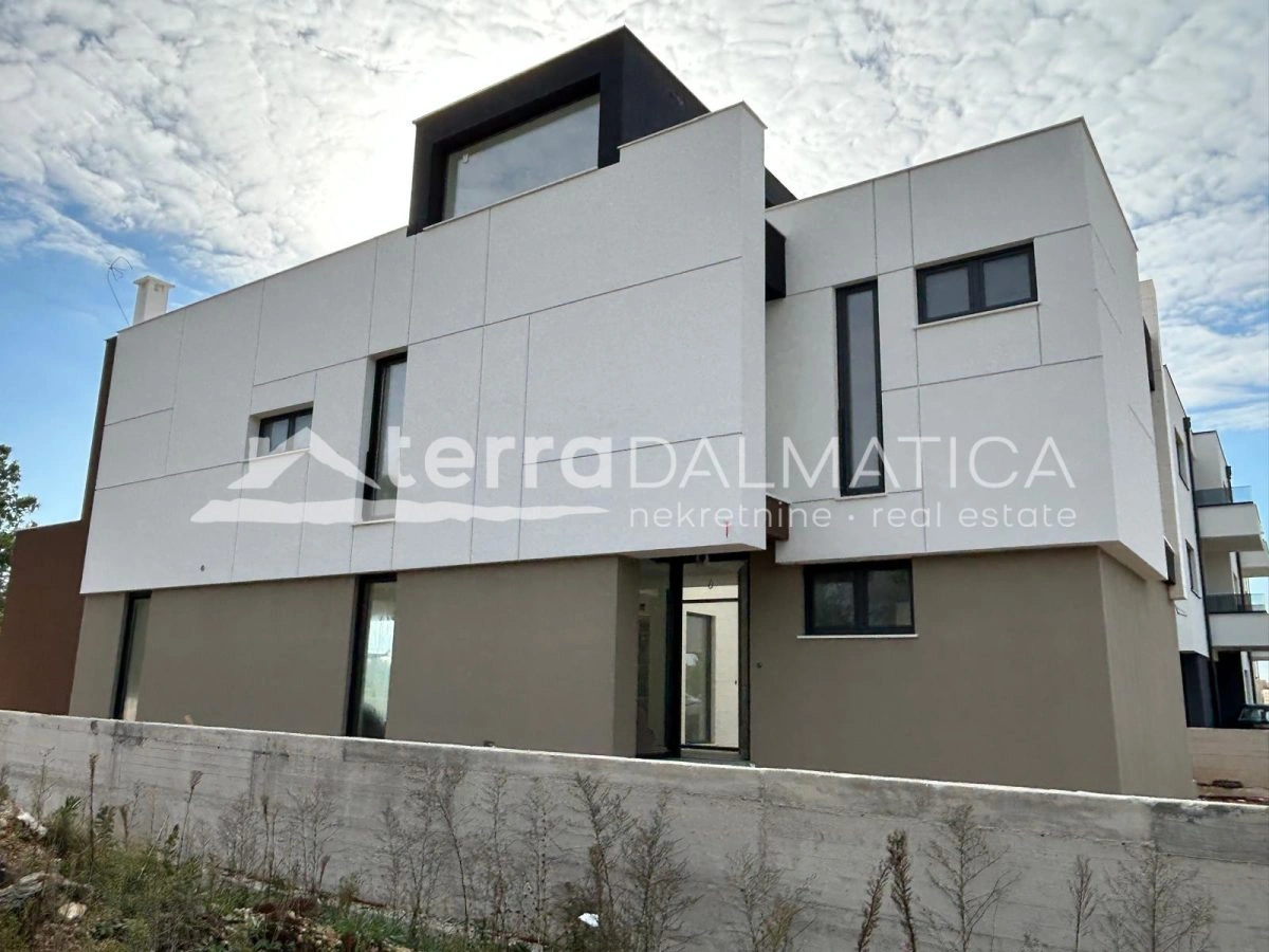 Neues Haus Privlaka mit Swimmingpool und Meerblick