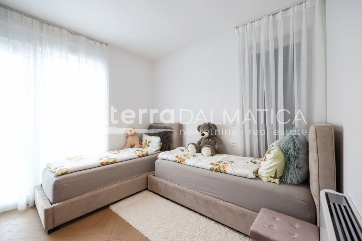 Haus Privlaka mit beheiztem Pool und angelegtem Garten