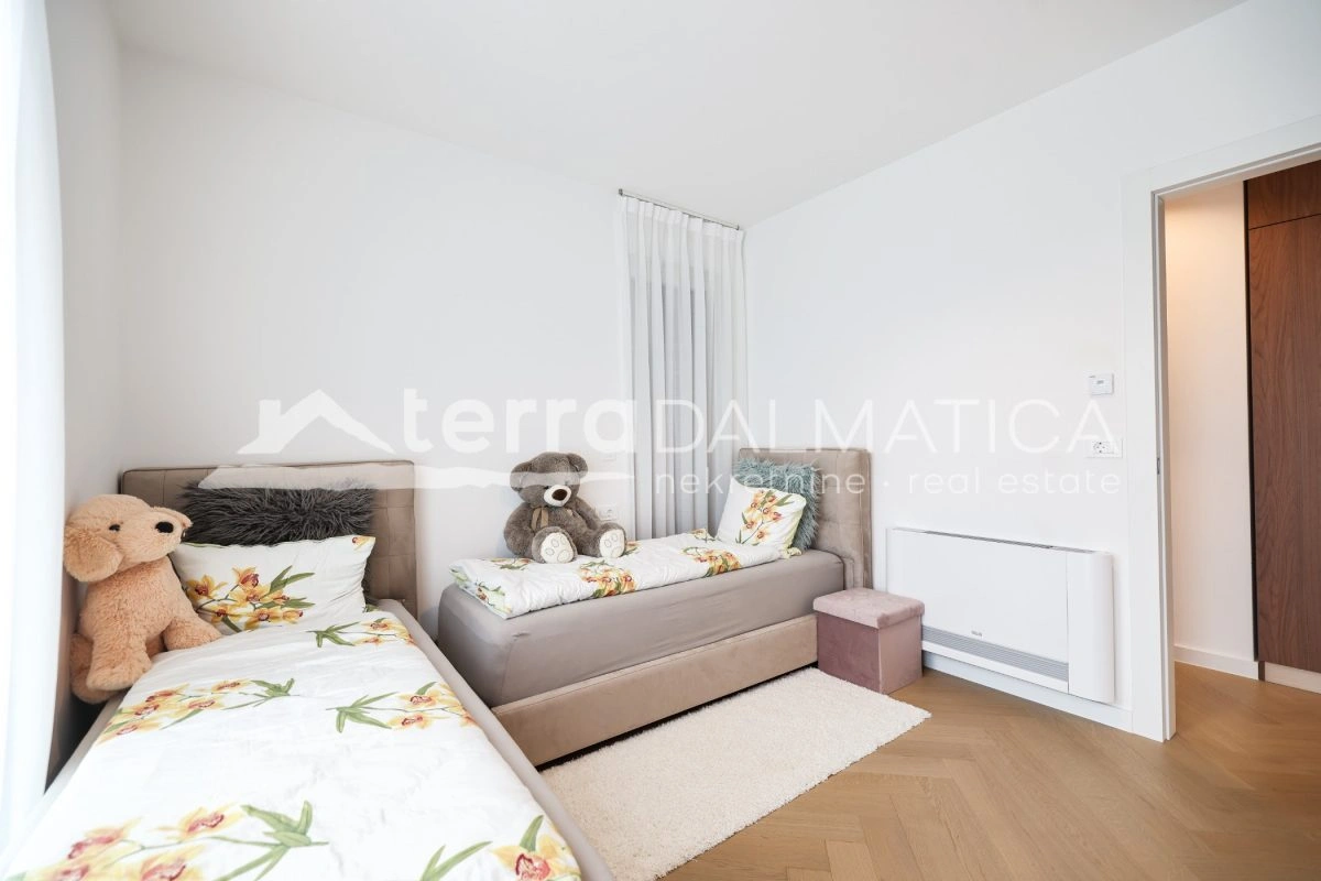 Haus Privlaka mit beheiztem Pool und angelegtem Garten