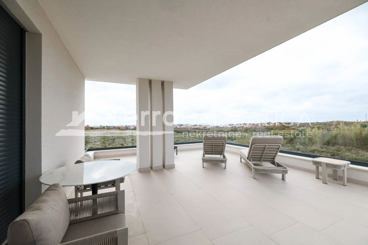 Haus Privlaka mit beheiztem Pool und angelegtem Garten