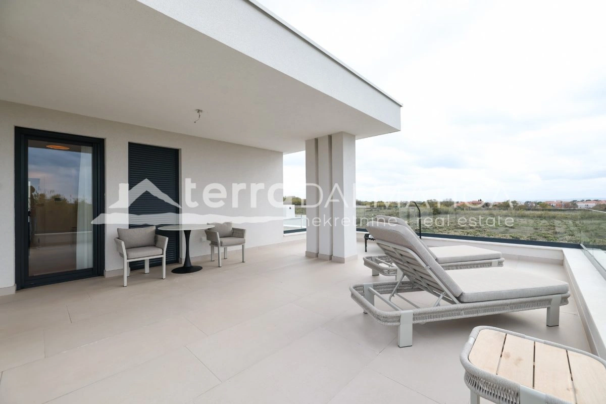 Haus Privlaka mit beheiztem Pool und angelegtem Garten