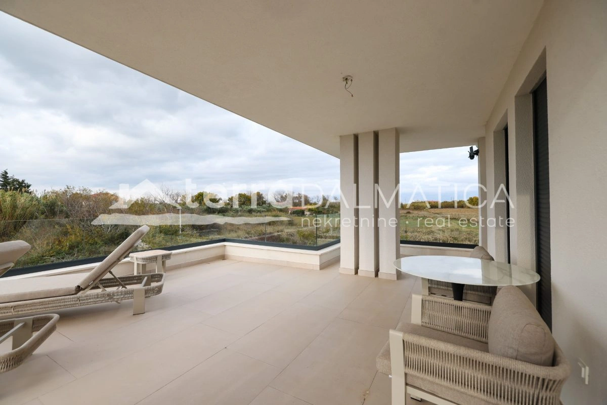 Haus Privlaka mit beheiztem Pool und angelegtem Garten