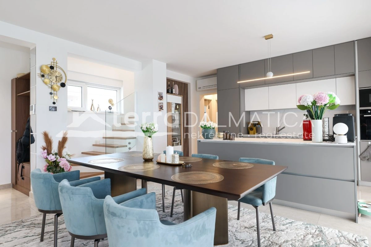 Haus Privlaka mit beheiztem Pool und angelegtem Garten