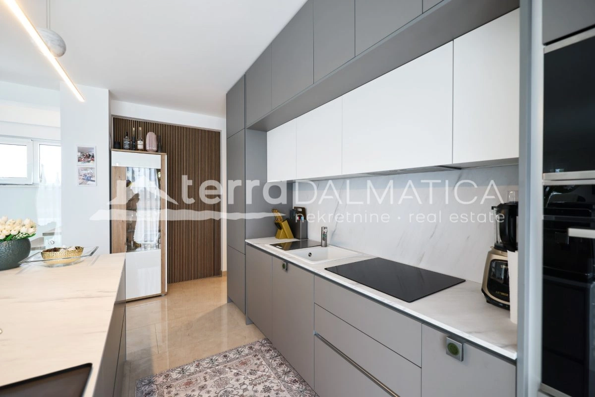 Haus Privlaka mit beheiztem Pool und angelegtem Garten