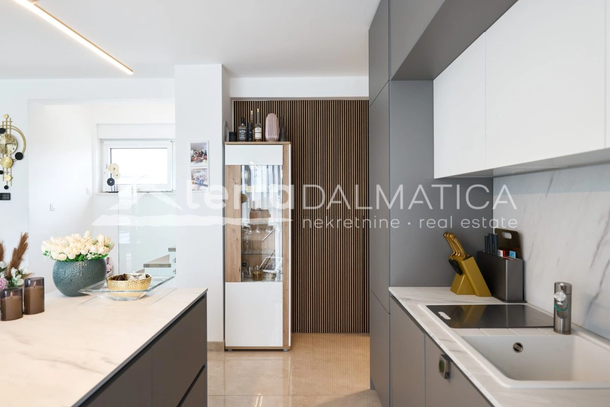 Haus Privlaka mit beheiztem Pool und angelegtem Garten