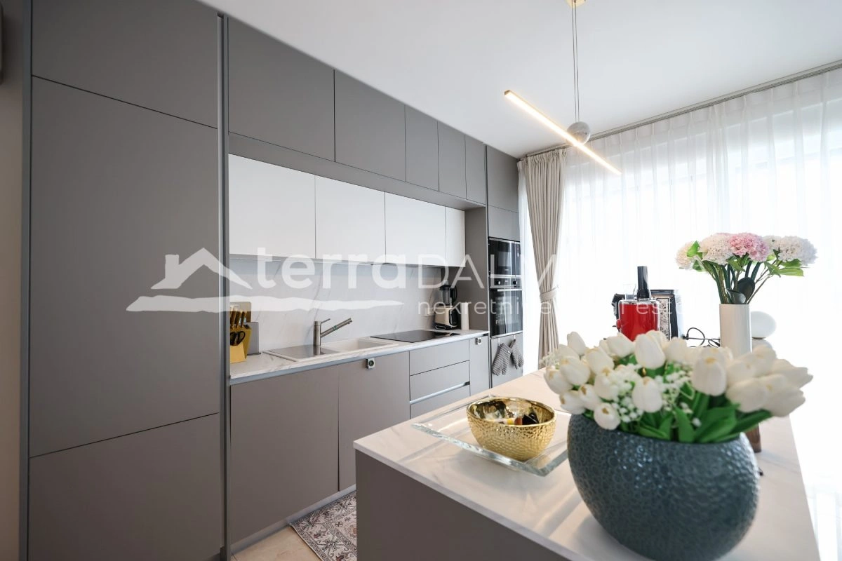 Haus Privlaka mit beheiztem Pool und angelegtem Garten