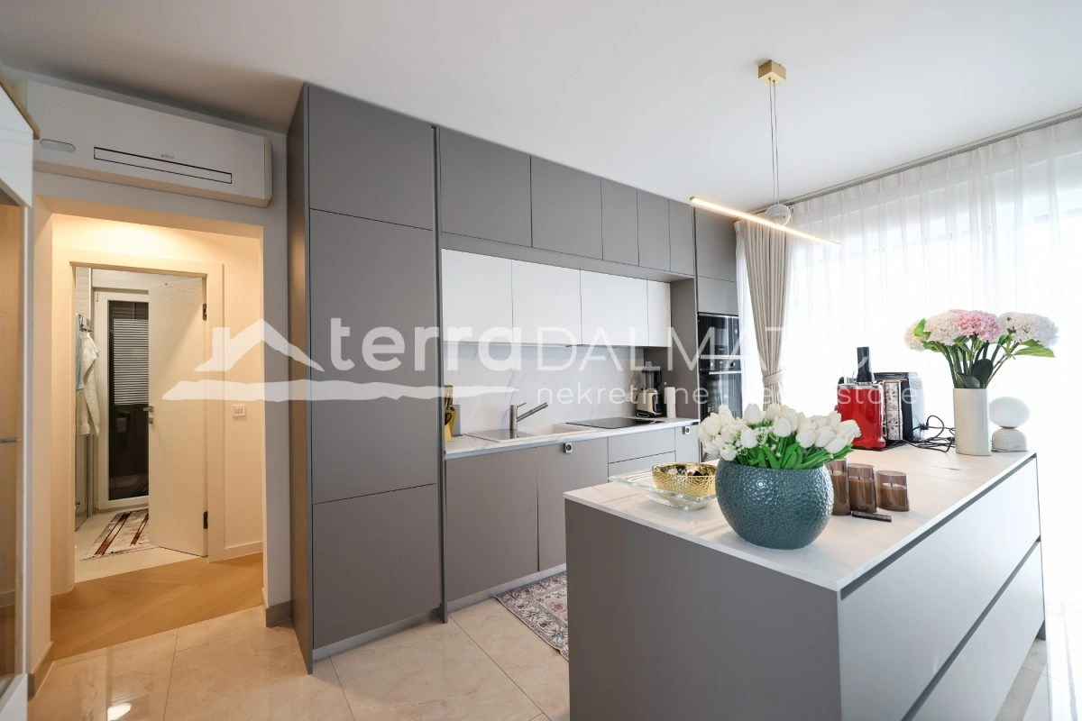 Haus Privlaka mit beheiztem Pool und angelegtem Garten