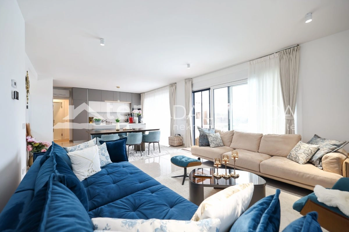 Haus Privlaka mit beheiztem Pool und angelegtem Garten