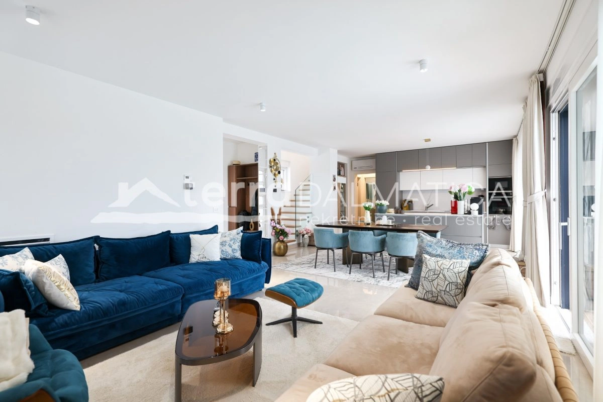 Haus Privlaka mit beheiztem Pool und angelegtem Garten