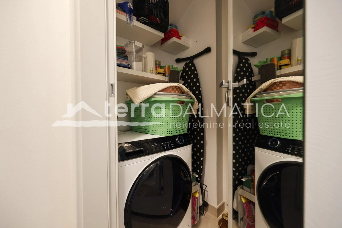 Haus Privlaka mit beheiztem Pool und angelegtem Garten