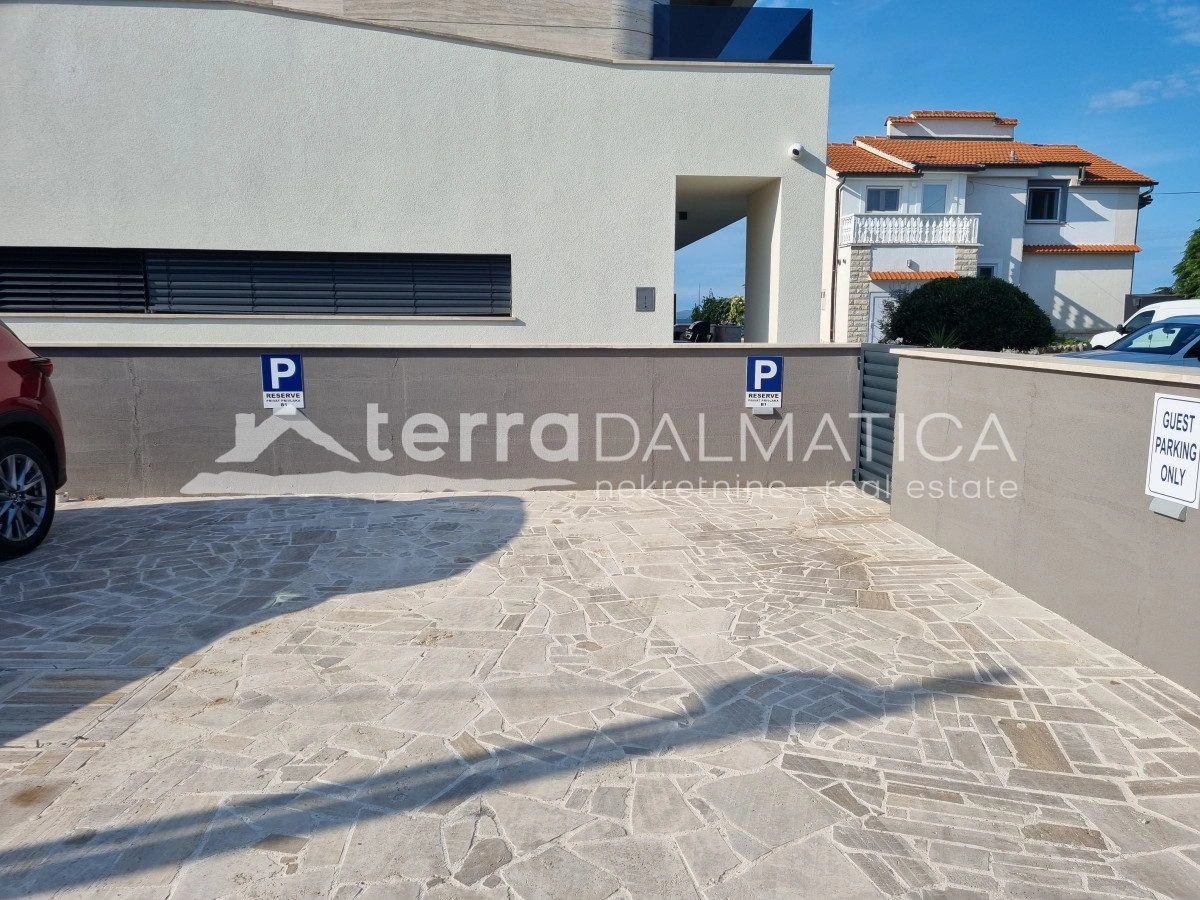 Privlaka – Villa in erster Reihe zum Meer mit Pool und Meerblick