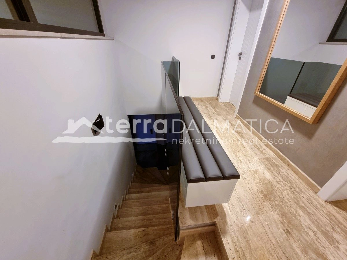 Privlaka – Villa in erster Reihe zum Meer mit Pool und Meerblick