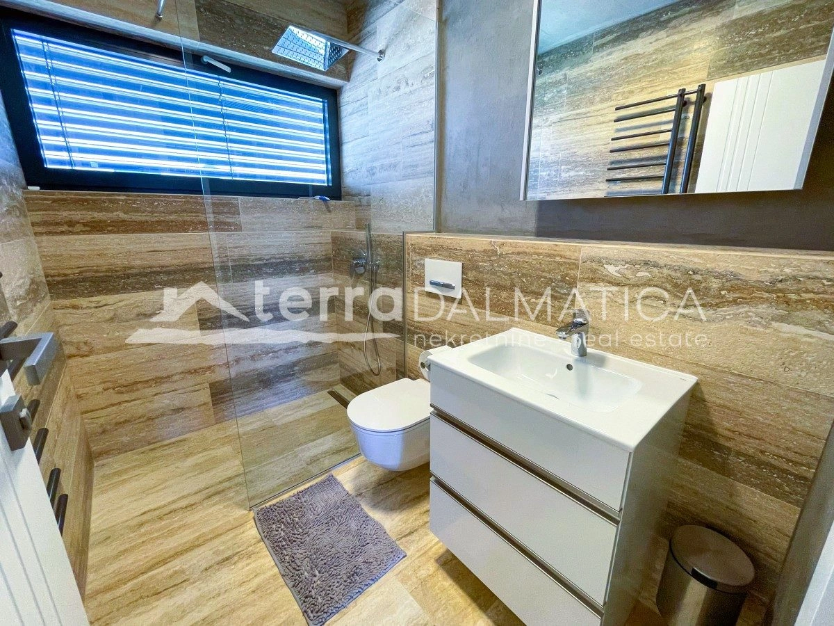 Privlaka – Villa in erster Reihe zum Meer mit Pool und Meerblick