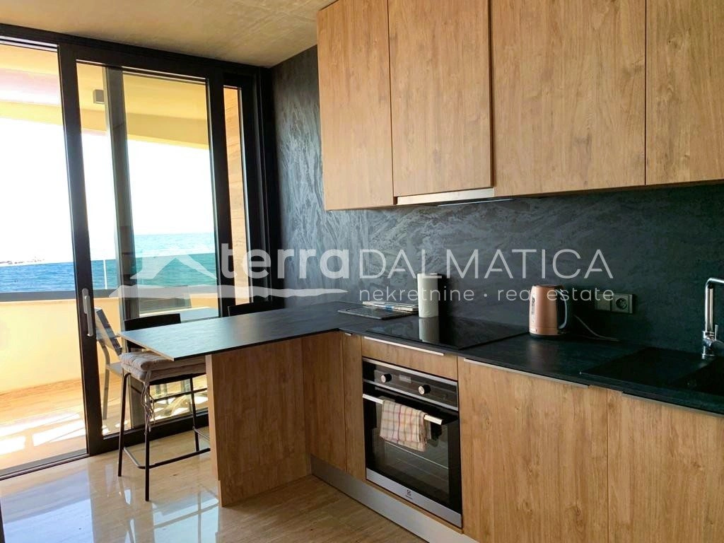 Privlaka – Villa in erster Reihe zum Meer mit Pool und Meerblick