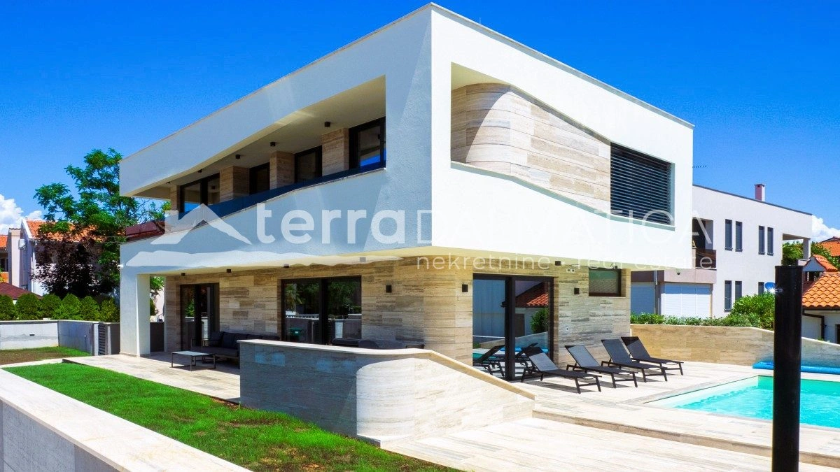 Privlaka – Villa in erster Reihe zum Meer mit Pool und Meerblick