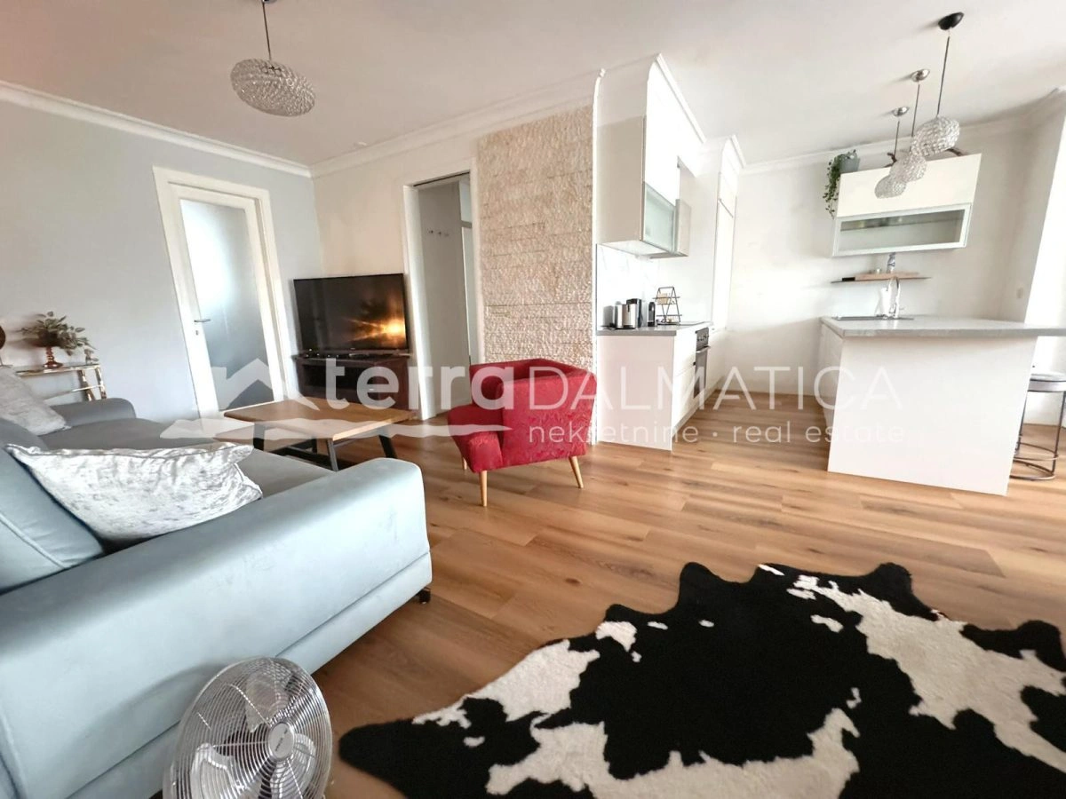 Drei-Zimmer-Apartment in Zadar mit Meerblick