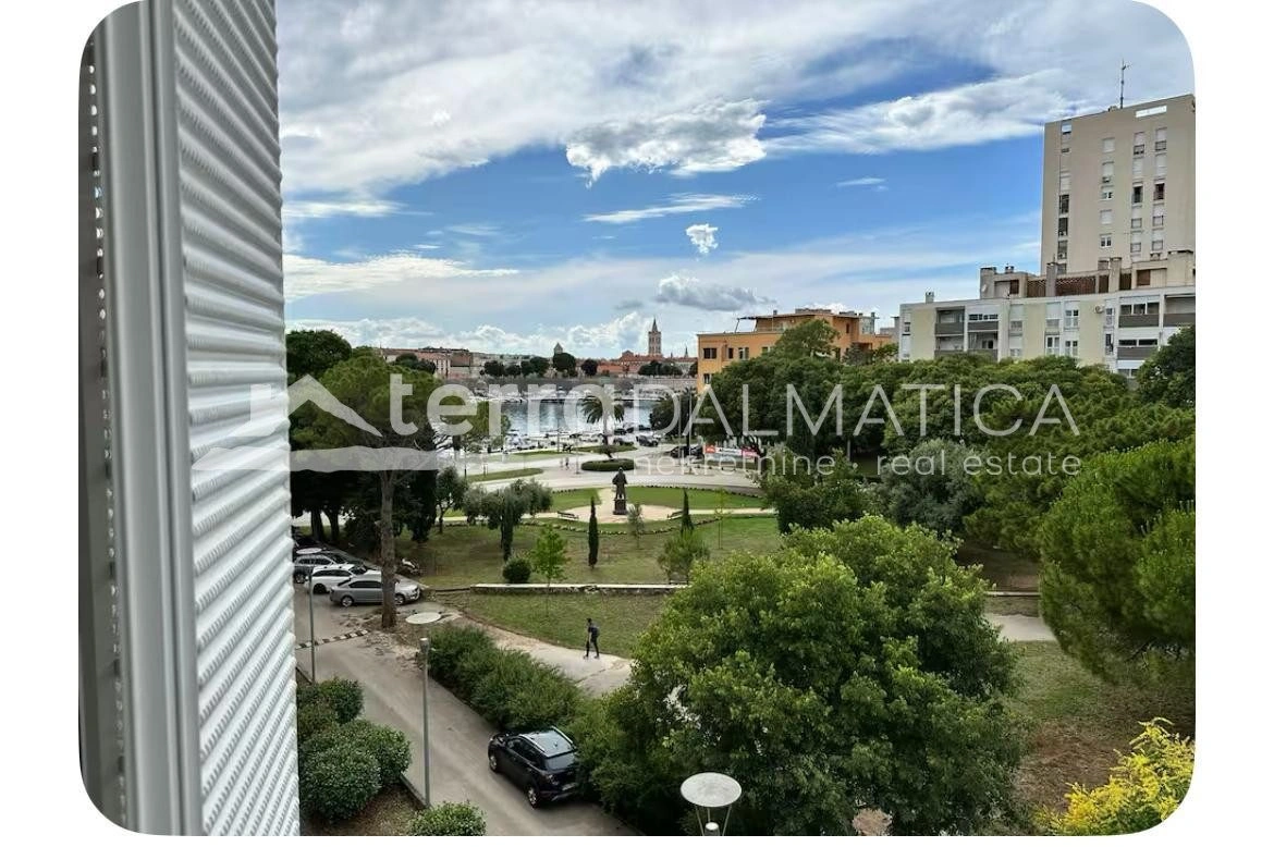 Drei-Zimmer-Apartment in Zadar mit Meerblick