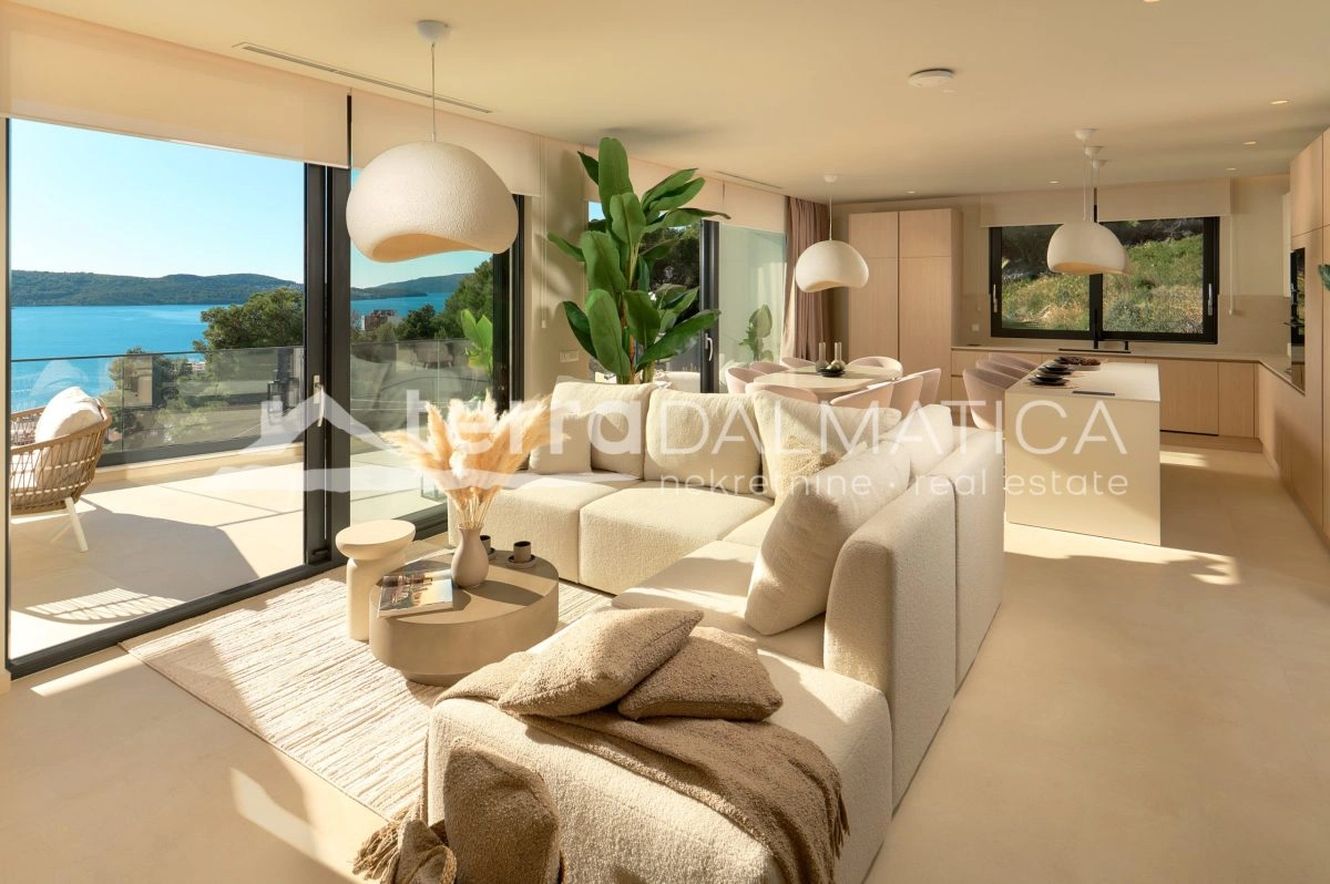 Kuća novogradnja na Čiovu s panoramskim pogledom na more