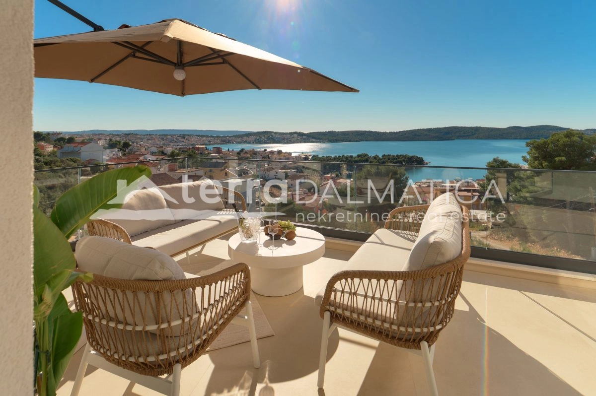 Kuća novogradnja na Čiovu s panoramskim pogledom na more