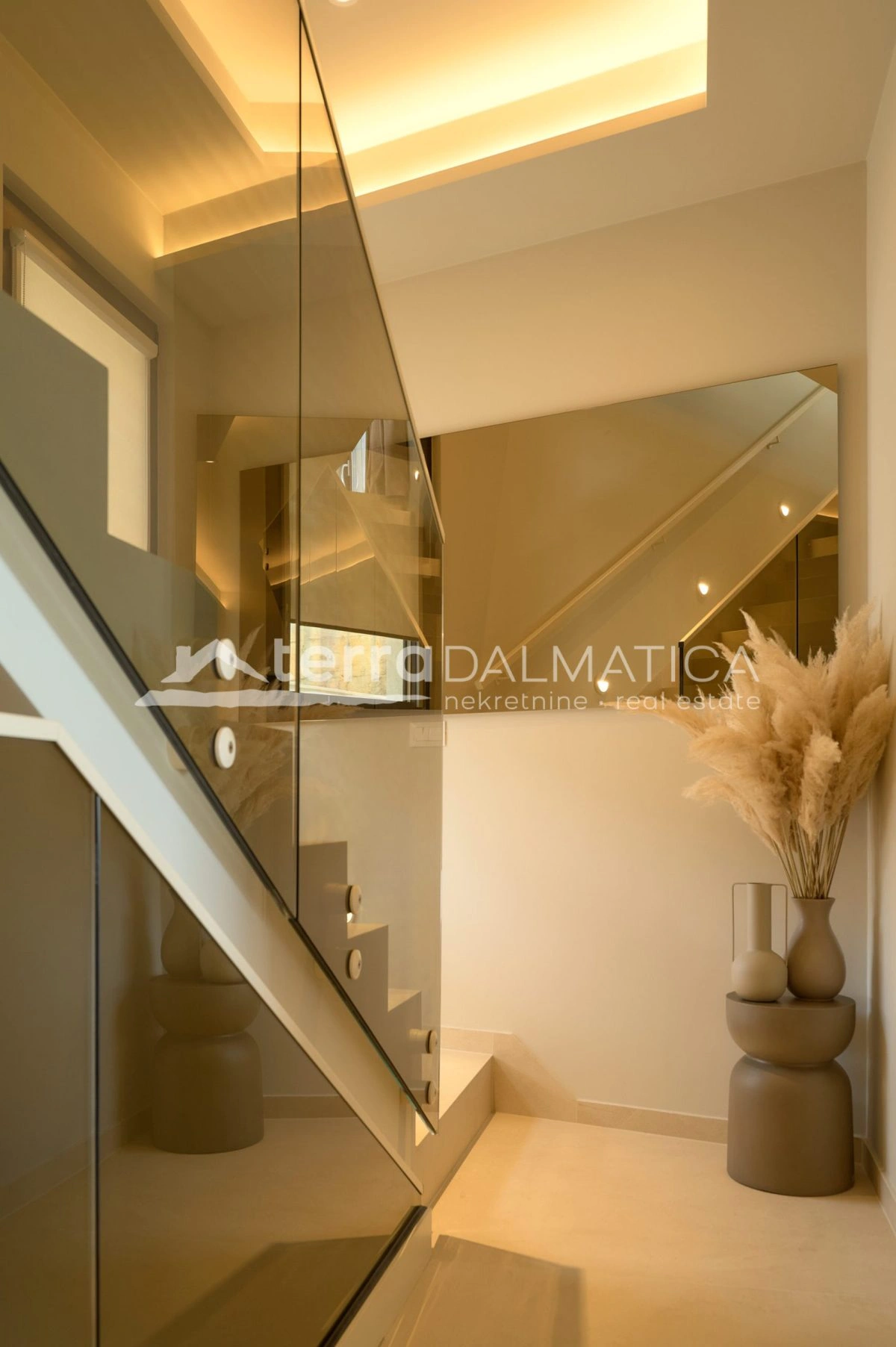 Kuća novogradnja na Čiovu s panoramskim pogledom na more