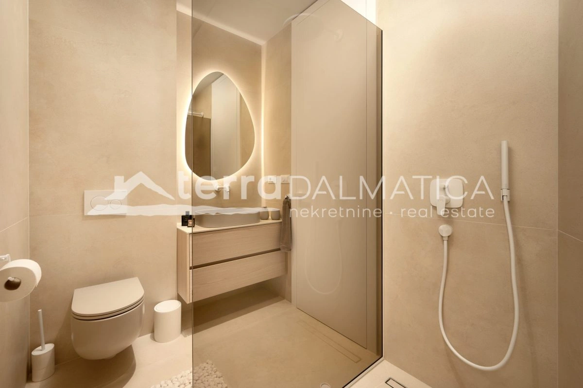 Kuća novogradnja na Čiovu s panoramskim pogledom na more