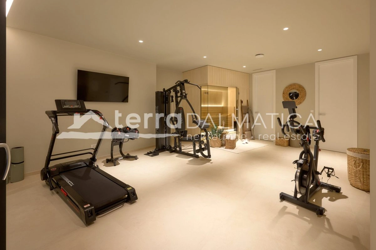 Kuća novogradnja na Čiovu s panoramskim pogledom na more