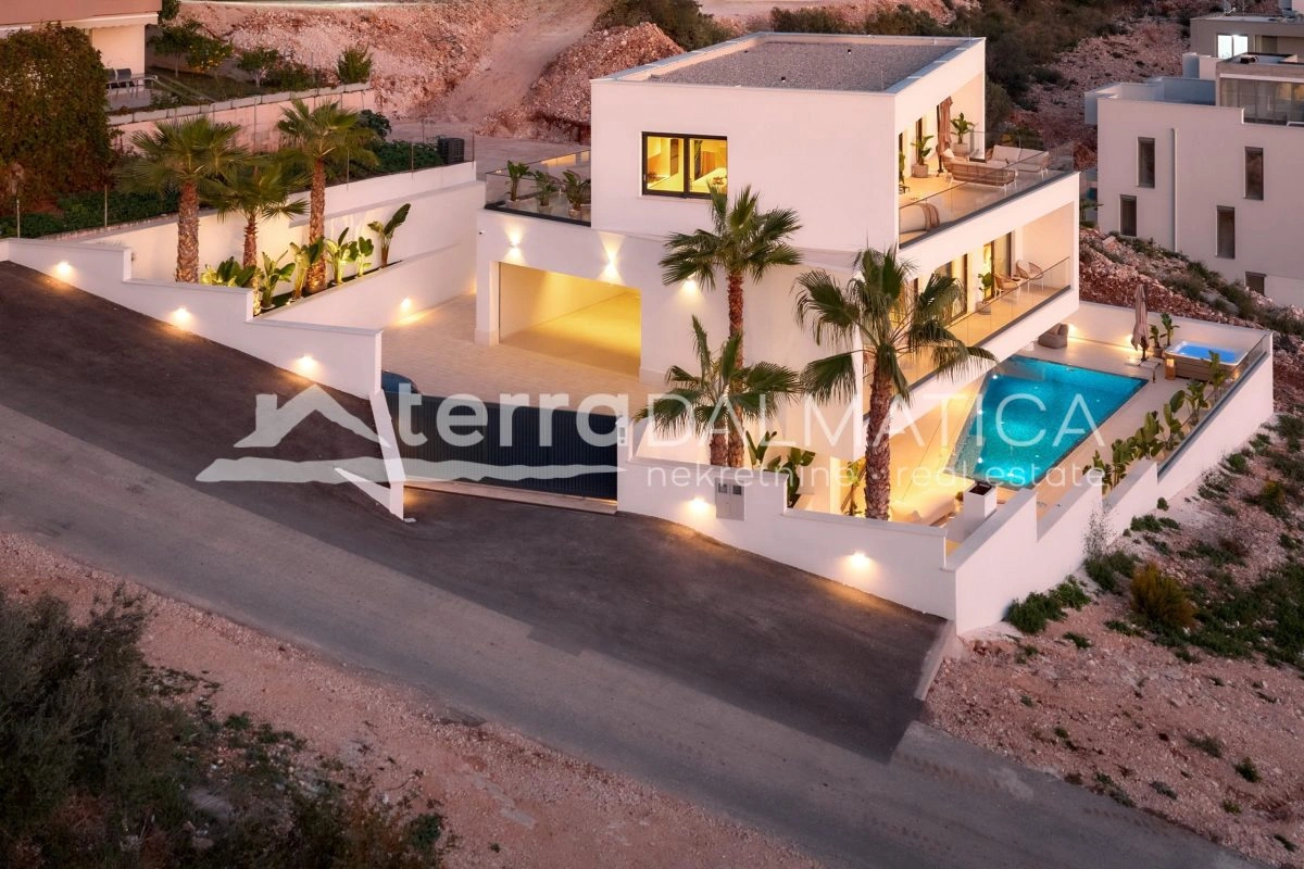 Kuća novogradnja na Čiovu s panoramskim pogledom na more