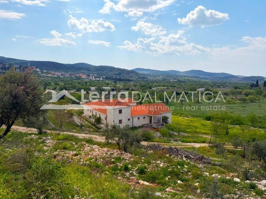 Haus, Brač – beeindruckendes 28.000 m² großes Anwesen mit 615 m² großem Villenprojekt