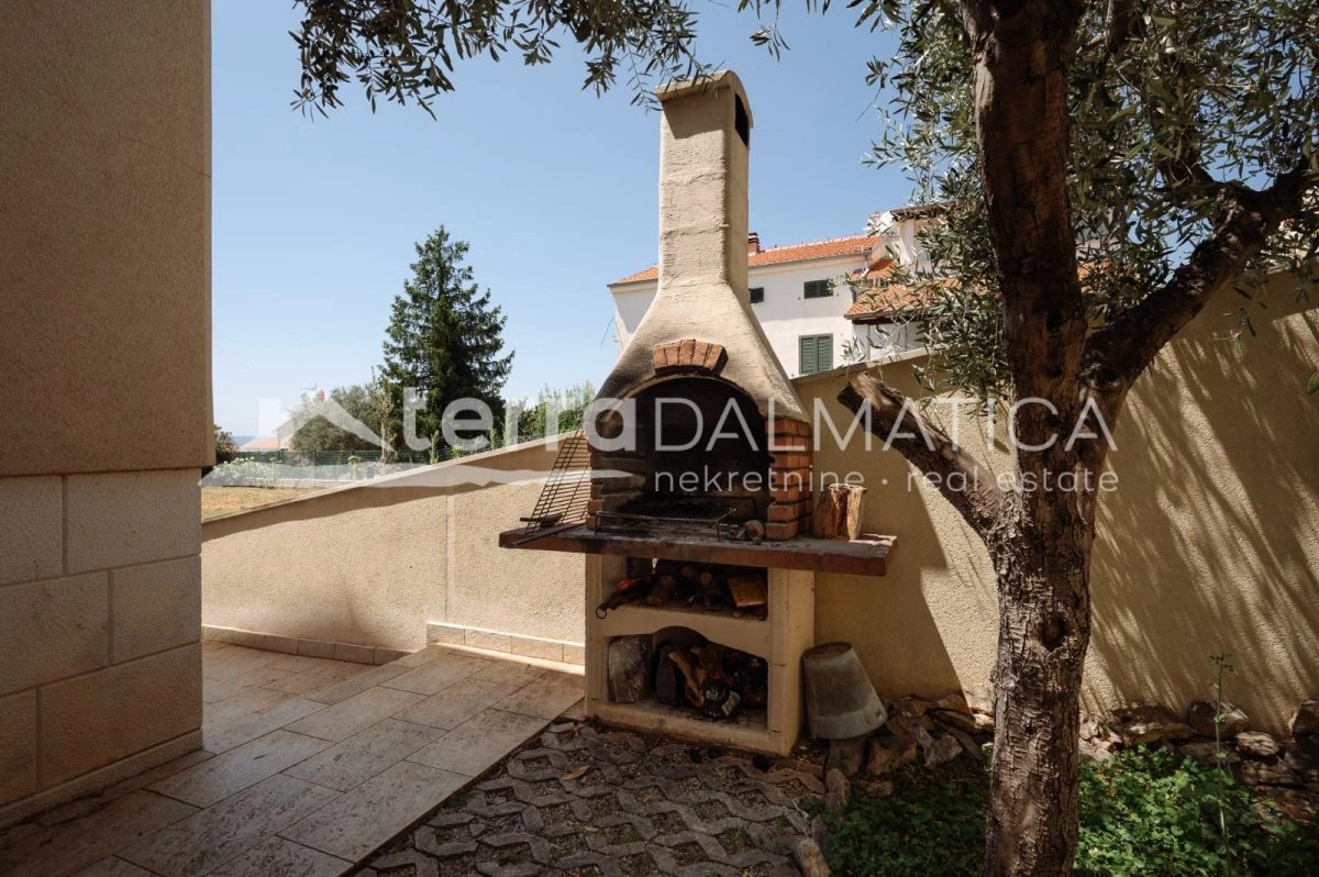 Luksuzna vila Kožino s bazenom i pogledom na more