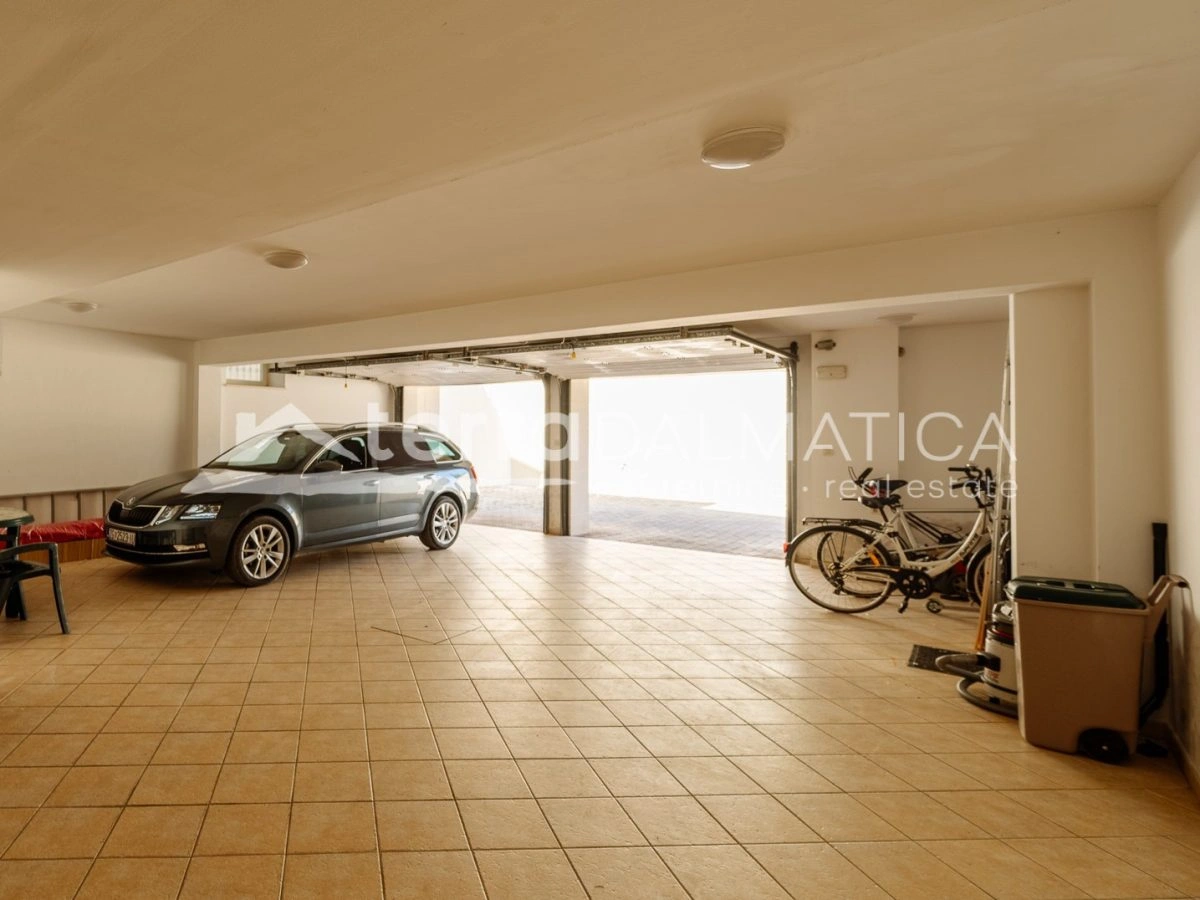 Luksuzna vila Kožino s bazenom i pogledom na more