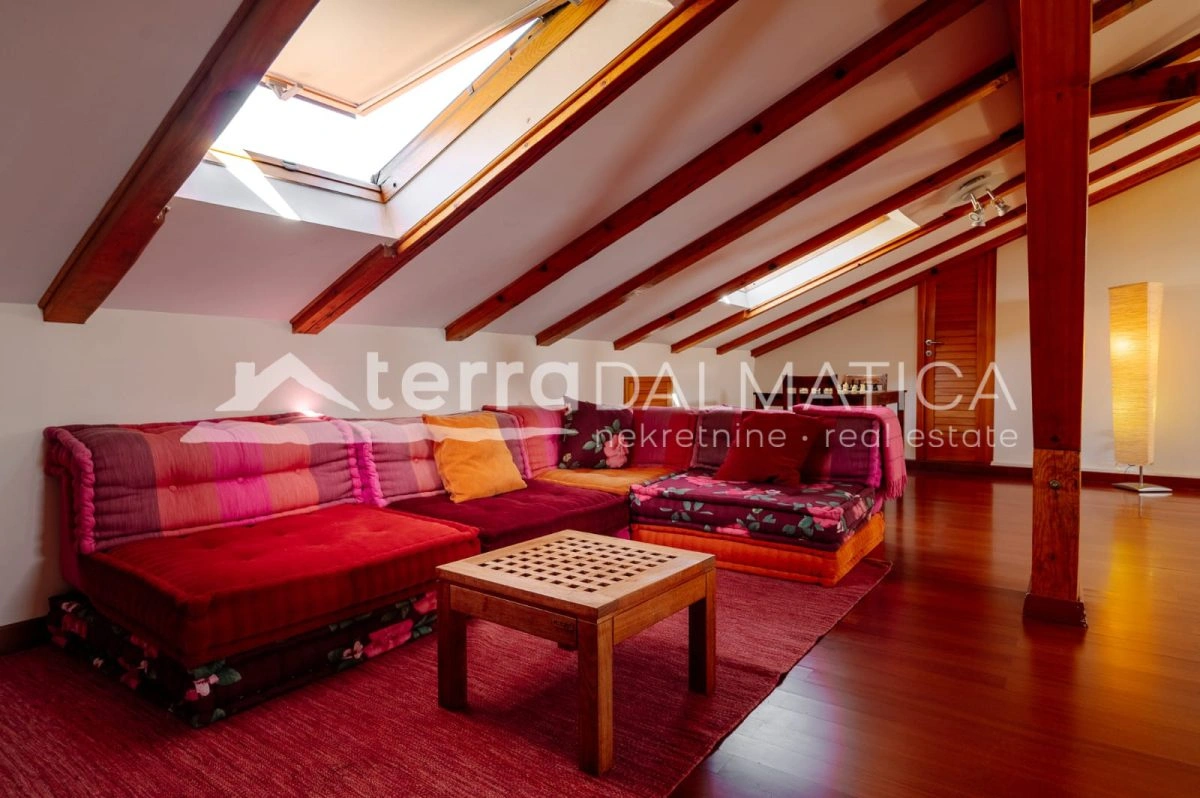 Luksuzna vila Kožino s bazenom i pogledom na more