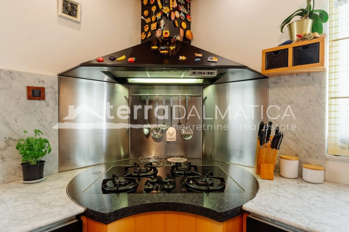 Luksuzna vila Kožino s bazenom i pogledom na more