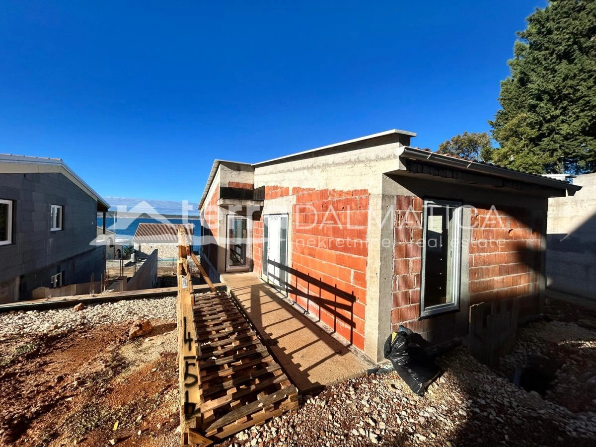 Nova vila Starigrad s bazenom i pogledom na more