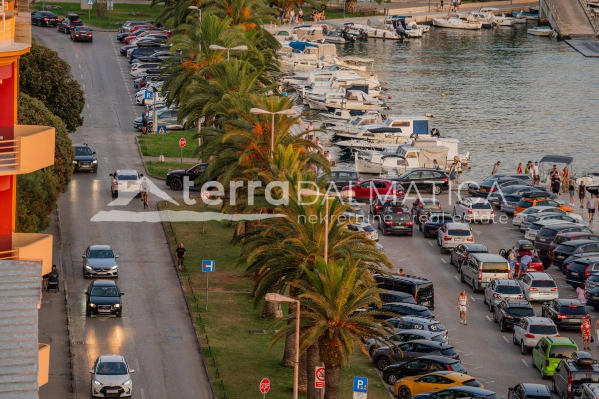 Stan Zadar Branimirova obala s pogledom na more