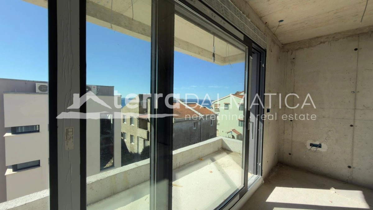 Trosoban stan Kožino novogradnja s pogledom na more