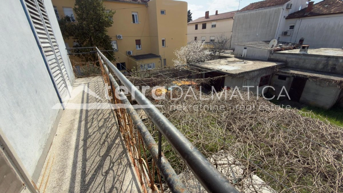 Kuća Brodarica 100 m od mora