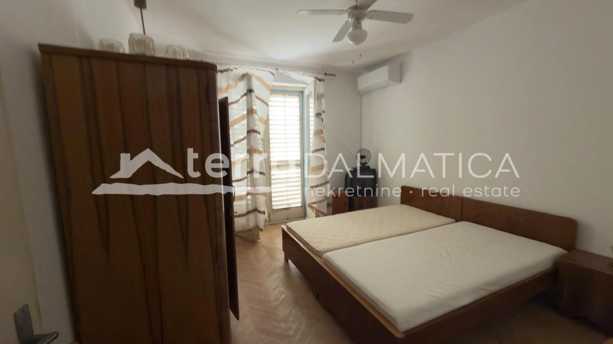 Kuća Brodarica 100 m od mora