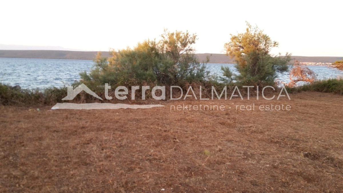 Zemljište Otok Pašman prvi red do mora