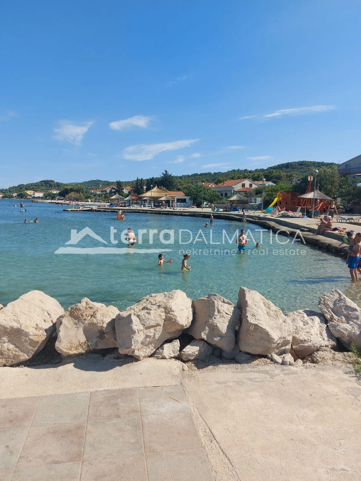 Građevinsko zemljište Otok Pašman prvi red do mora