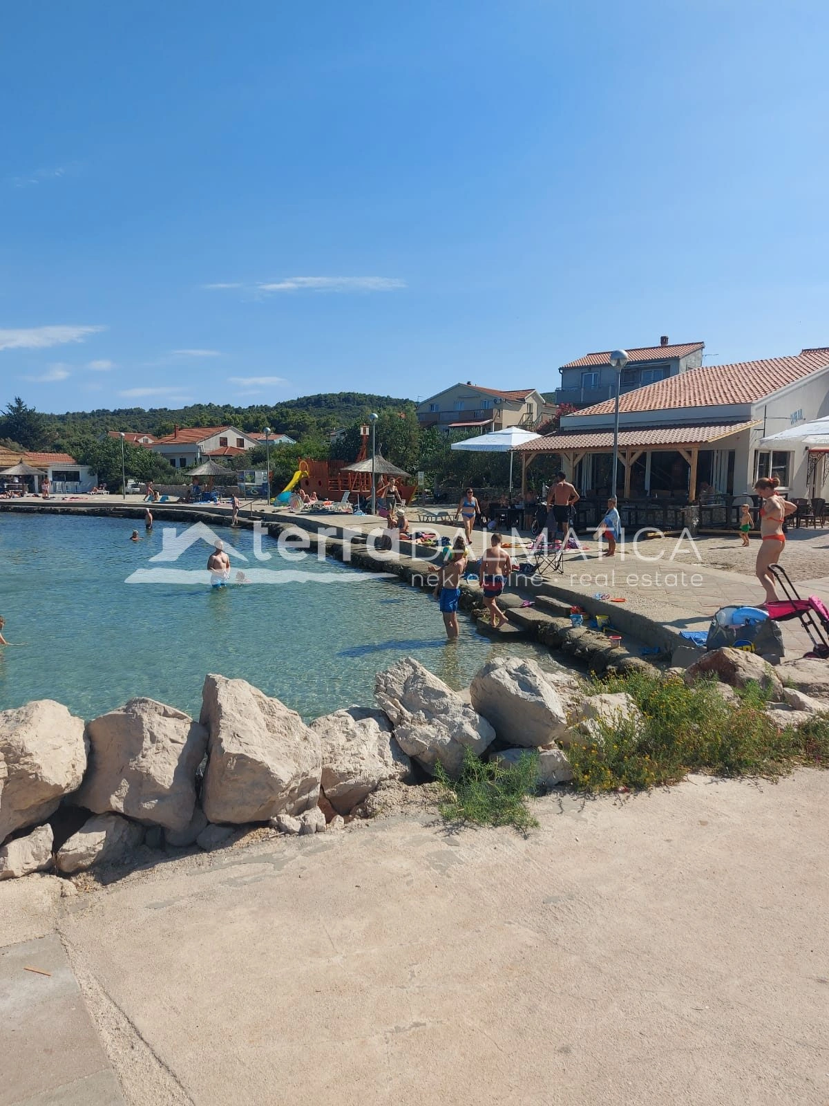 Građevinsko zemljište Otok Pašman prvi red do mora