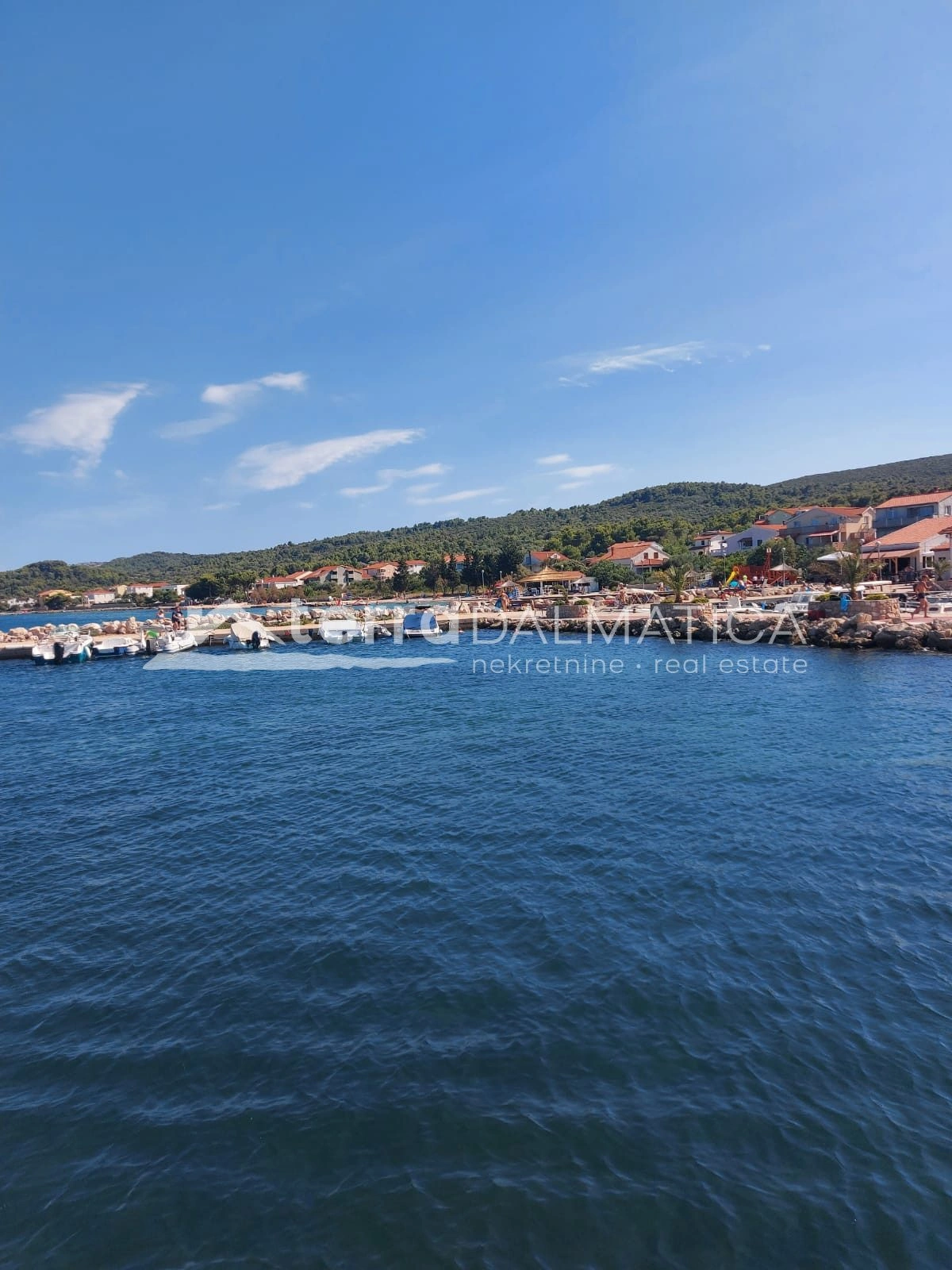 Građevinsko zemljište Otok Pašman prvi red do mora