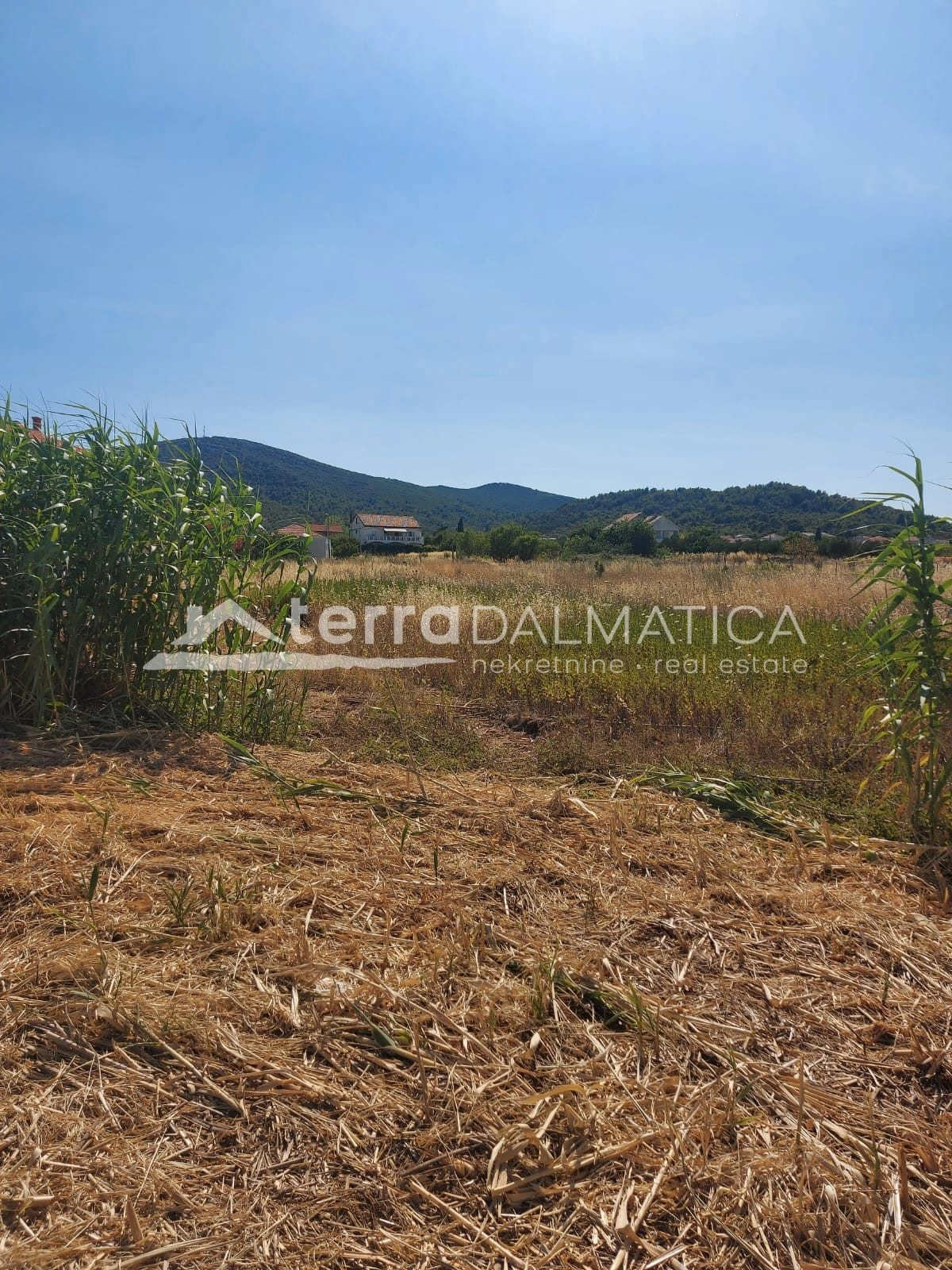 Građevinsko zemljište Otok Pašman prvi red do mora