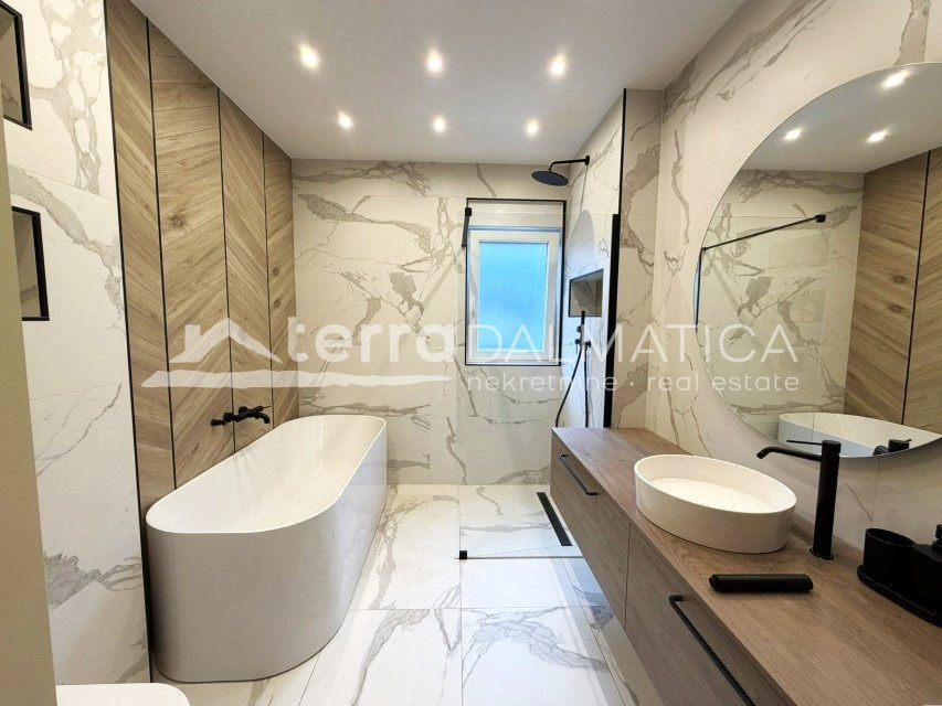 Apartmán, Vidići – tři ložnice, zahrada 146 m²