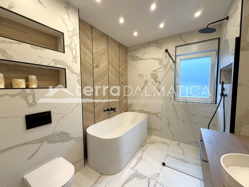 Apartmán, Vidići – tři ložnice, zahrada 146 m²