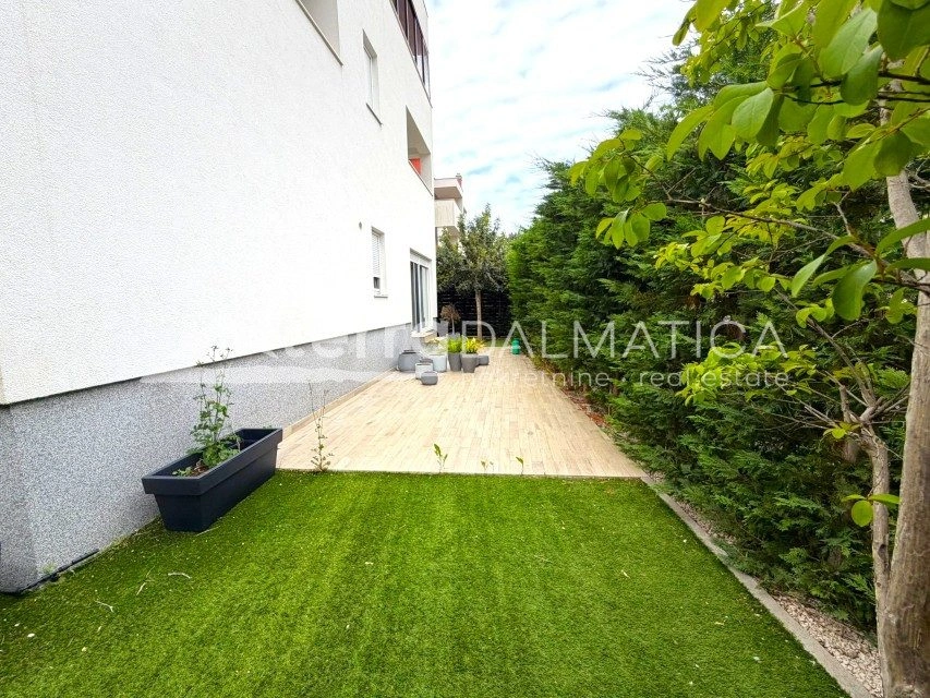 Apartmán, Vidići – tři ložnice, zahrada 146 m²